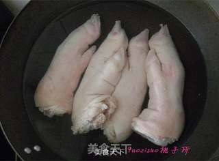 酱香猪蹄的做法步骤:2
