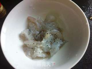 杏仁虾球的做法步骤:3