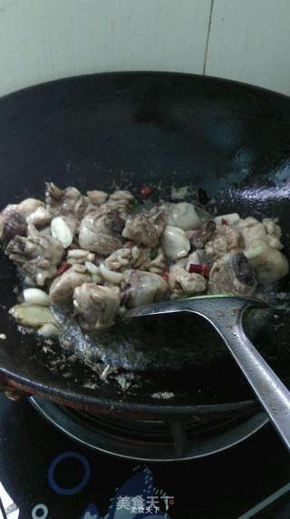 土豆炖鸡块的做法步骤:7
