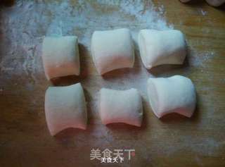 羊咩咩蜜枣馒头的做法步骤:3
