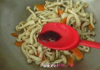 海鲜菇炒鸡蛋的做法步骤:8