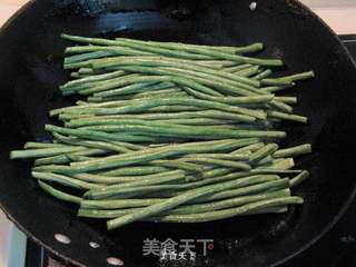 干煸豇豆的做法步骤:3