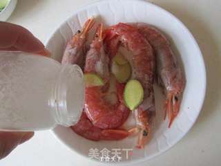 椒盐红虾的做法步骤:3