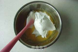 原味戚风蛋糕的做法步骤:4