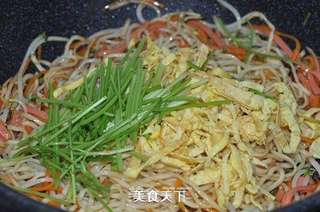 五彩炒面的做法步骤:17