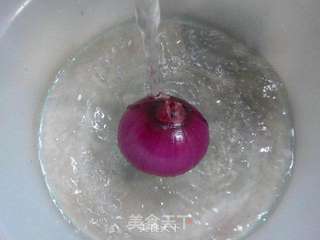 猪肉炒紫洋葱的做法步骤：2