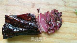 蒜苔炒腊肉的做法步骤:2