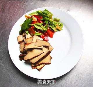 【鸡肝炒茶干】的做法步骤:2