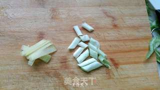 蒜苔炒腊肉的做法步骤:6