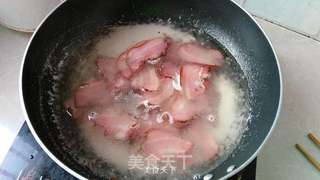 蒜苔炒腊肉的做法步骤:3