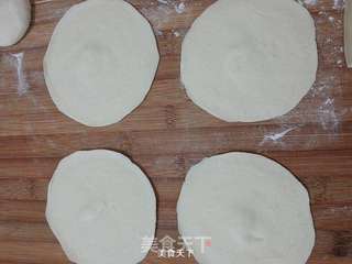 白菜猪肉包子的做法步骤:11
