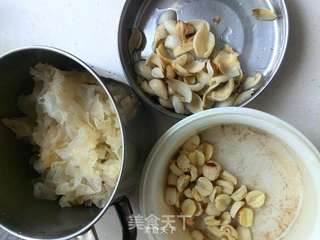 莱阳梨炖三白的做法步骤:2