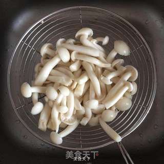 白玉菇炒腊肠的做法步骤:5