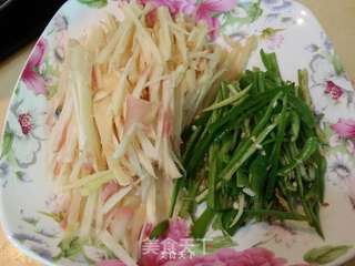 仔姜炒牛肉丝的做法步骤:2