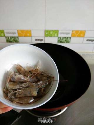 菌菇虾仁汤的做法步骤:2