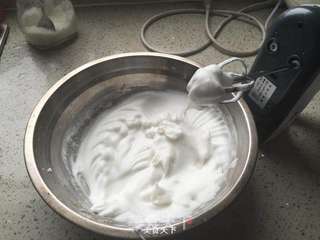 酸奶戚风蛋糕(6寸)的做法步骤:8