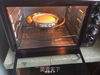 酸奶戚风蛋糕(6寸)的做法步骤:15