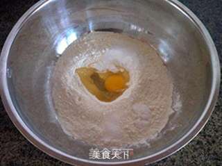 自发面粉鸡蛋油条的做法步骤:2