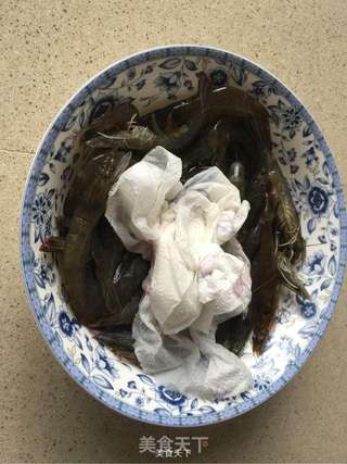 【酸甜开胃虾】的做法步骤:4