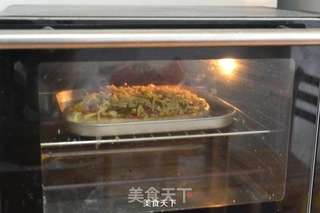 【特色腊肠披萨】为儿子量身定做的面点的做法步骤:9