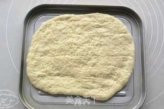 【特色腊肠披萨】为儿子量身定做的面点的做法步骤:5
