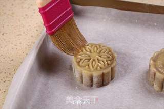 自己在家制作美味可口的广式月饼的做法步骤:13