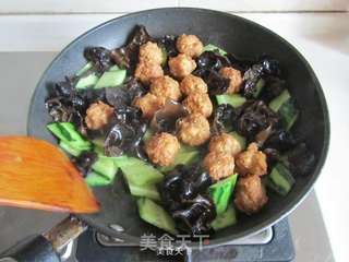焦熘豆腐丸子的做法步骤:10