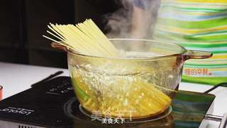 雾霾下的早餐——香茄肉酱意大利面的做法步骤:5