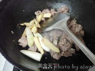 咖喱牛肉饭的做法步骤:3