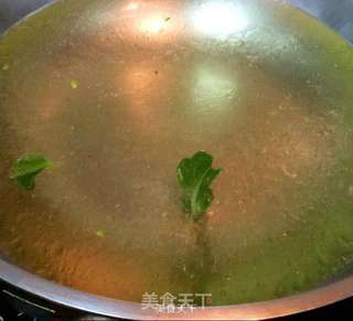 白灼芥兰--关键的淋汁作法,以此类推白灼菜心生菜等的做法步骤:5