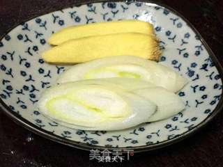 白灼芥兰--关键的淋汁作法,以此类推白灼菜心生菜等的做法步骤:7