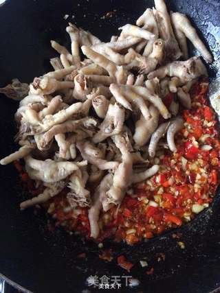 蒜香鸡爪的做法步骤:9