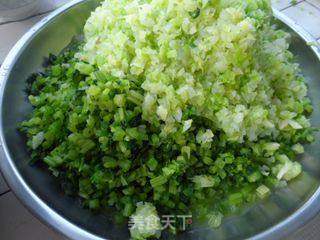 芹菜圆白菜饺子——头伏的饺子的做法步骤：4