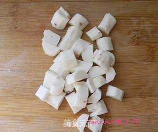 红枣薏仁山药粥的做法步骤:2
