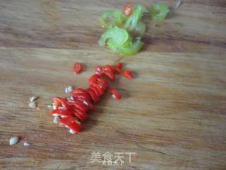 炝拌金针菇的做法步骤:2