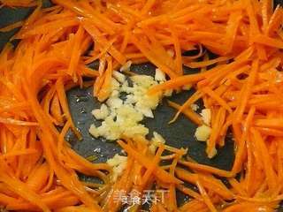 咸蛋炒红萝丝 ☆ 咸蛋炒蔬 3的做法步骤:4