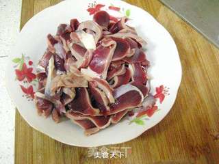 双椒泡笋鸭肫的做法步骤：2