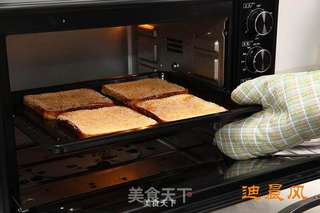 钻石南非之星(香甜奶酥面包片)的做法步骤:6