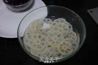 清凉酸爽的夏日小菜--胭脂藕的做法步骤:4