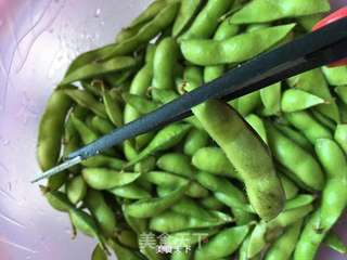 香煮毛豆的做法步骤:2