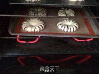 豆沙花式面包的做法步骤:12