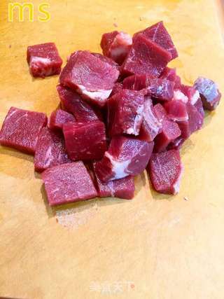 高大上的【劲蒜安格斯牛肉粒】的做法步骤:3