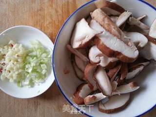 蚝油香菇木耳叶的做法步骤:2