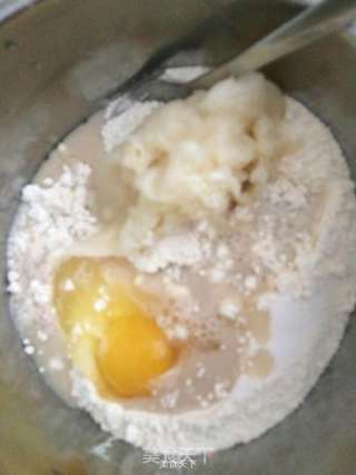 豆沙花式面包的做法步骤:2
