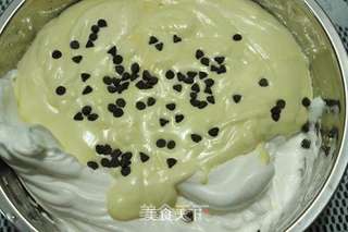 巧克力豆大米戚风蛋糕的做法步骤:7