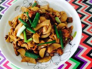 杏鲍菇炒肉的做法步骤:7