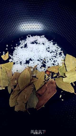 香到流口水的盐水鸭腿的做法步骤:2