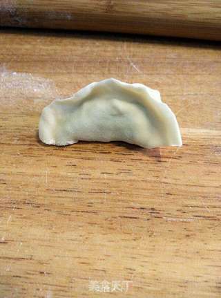 韭菜鸡蛋馅儿饺子的做法步骤:11