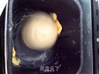 豆沙面包(面包机版)的做法步骤:3