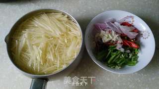 青椒土豆丝的做法步骤:2